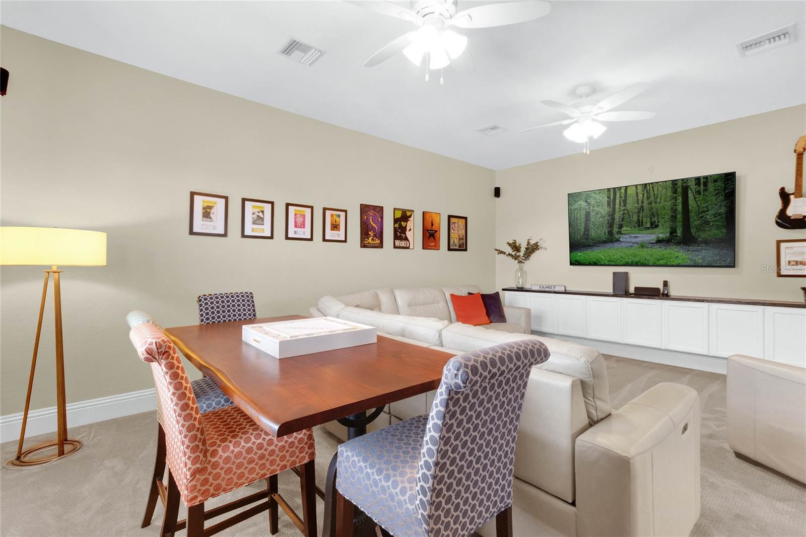 1364 CRESCENT WOODS LOOP