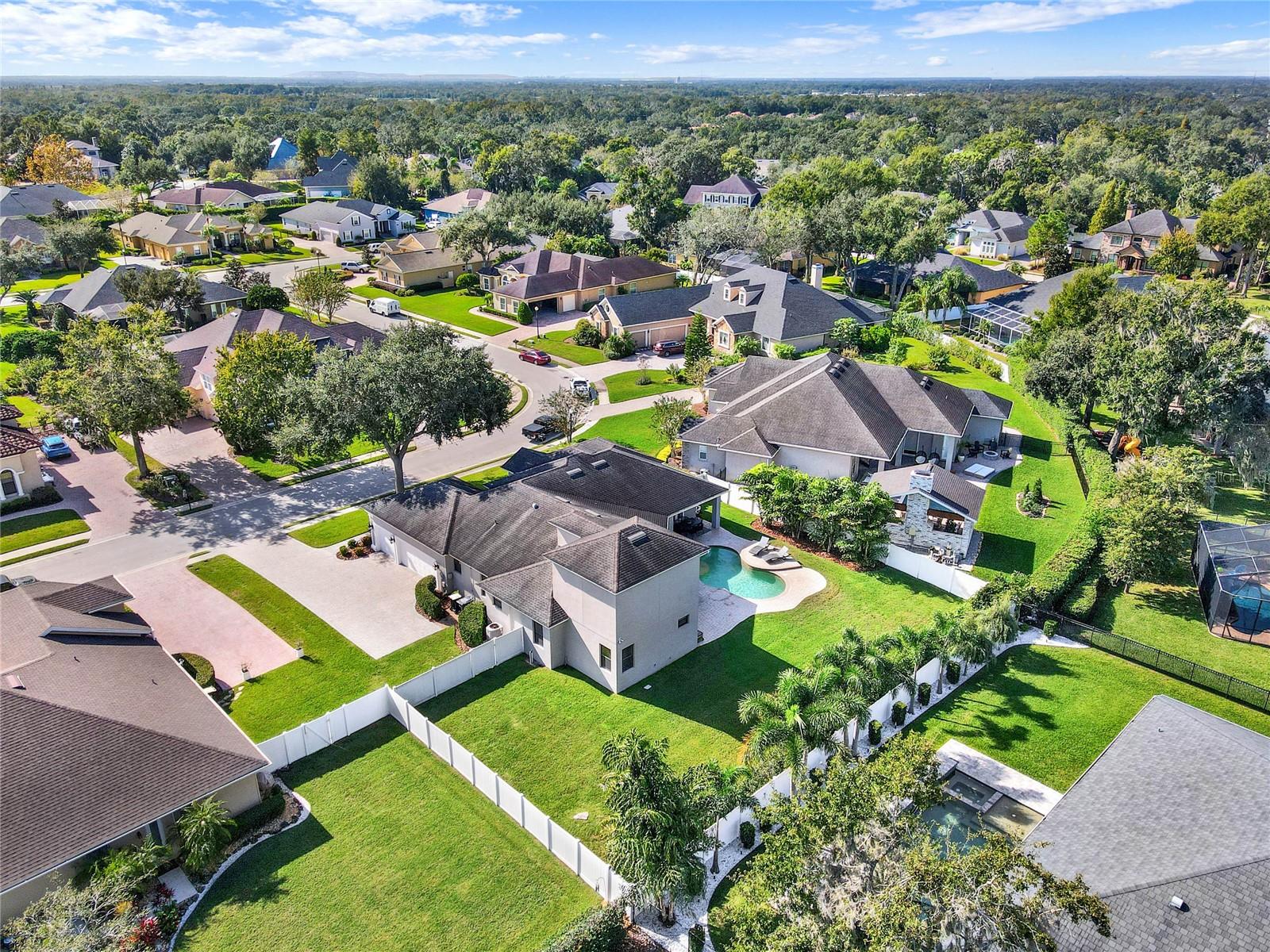 1364 CRESCENT WOODS LOOP