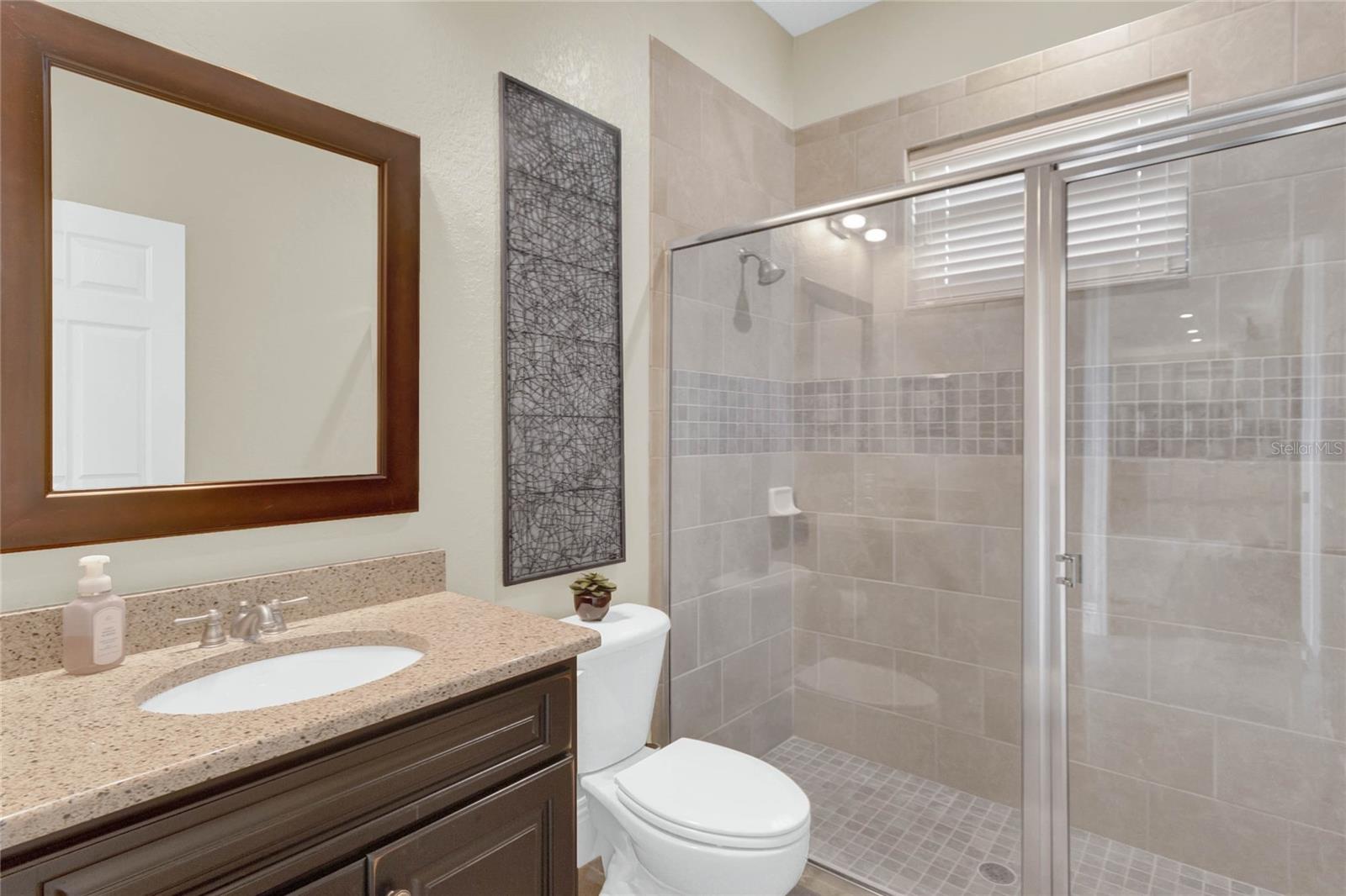 1364 CRESCENT WOODS LOOP