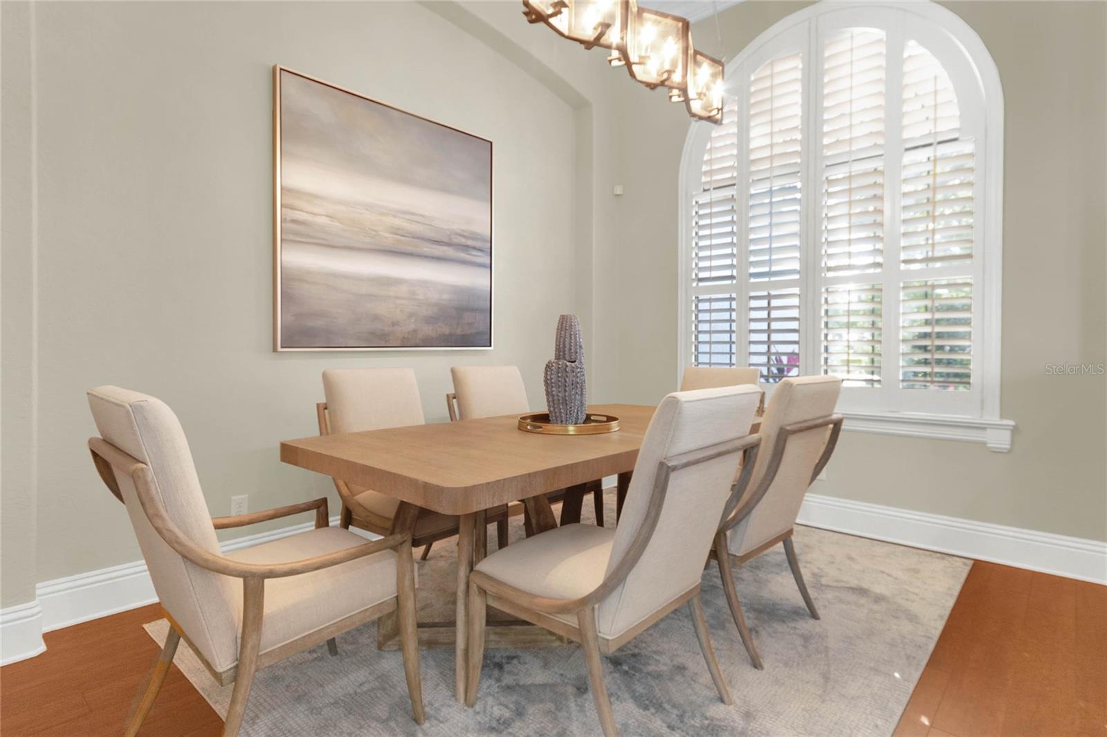 1364 CRESCENT WOODS LOOP