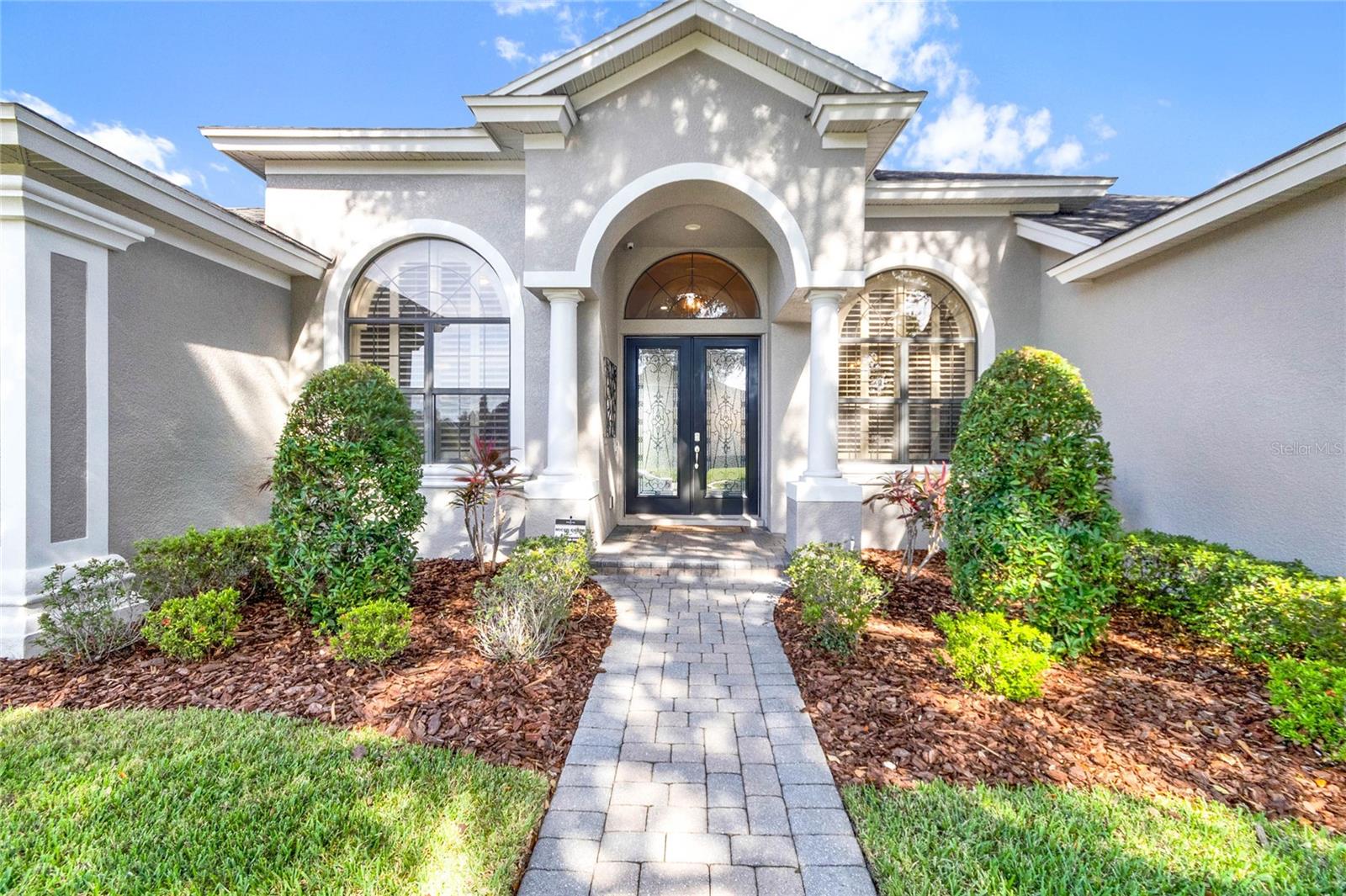 1364 CRESCENT WOODS LOOP