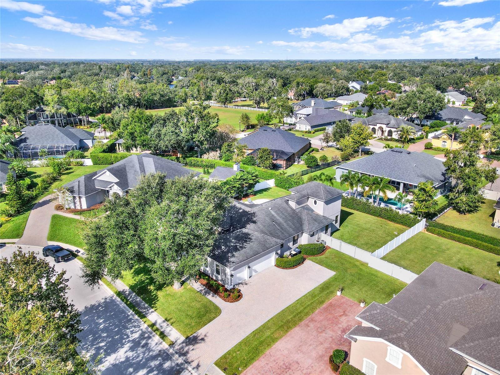 1364 CRESCENT WOODS LOOP