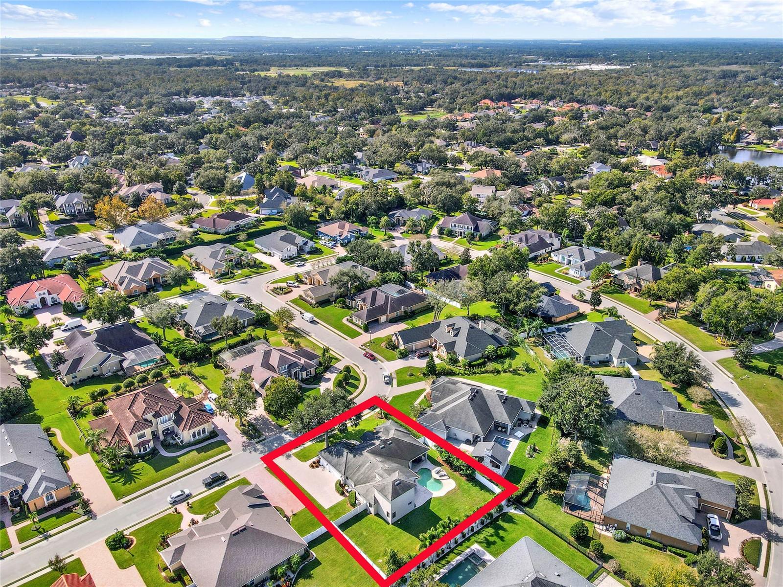 1364 CRESCENT WOODS LOOP