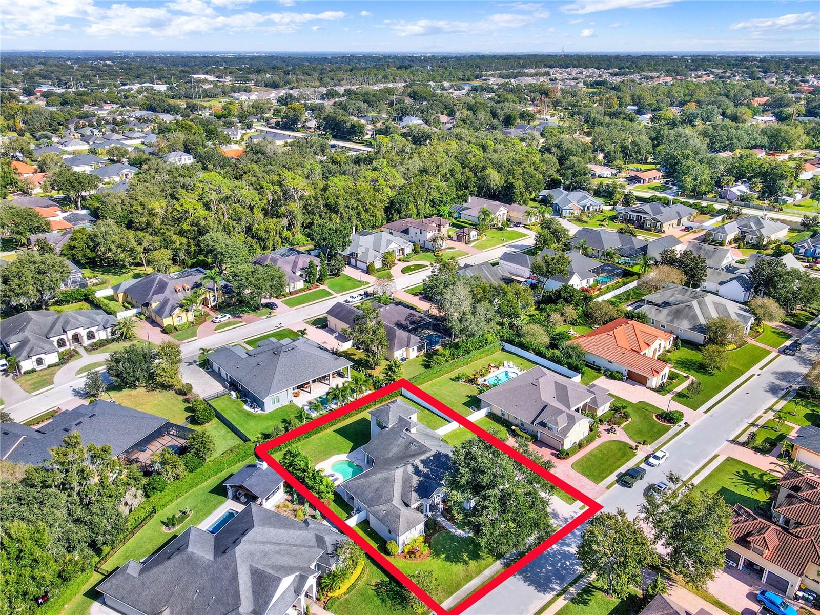 1364 CRESCENT WOODS LOOP