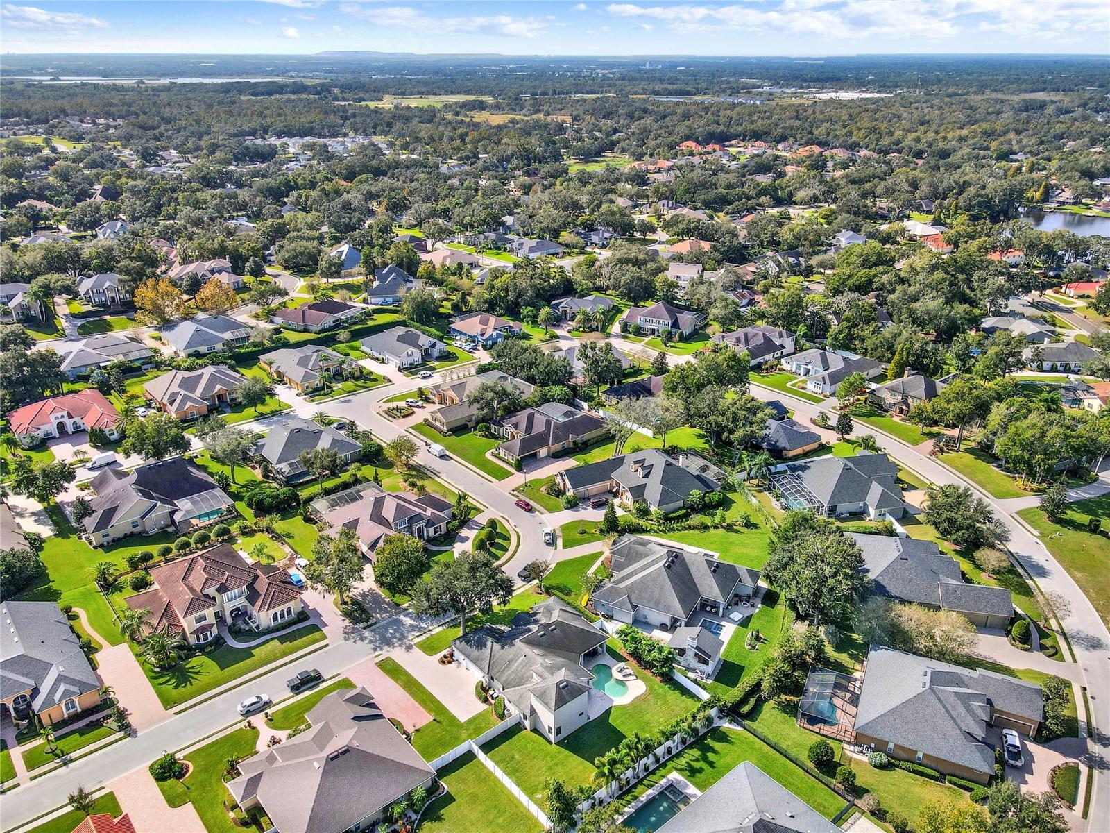 1364 CRESCENT WOODS LOOP