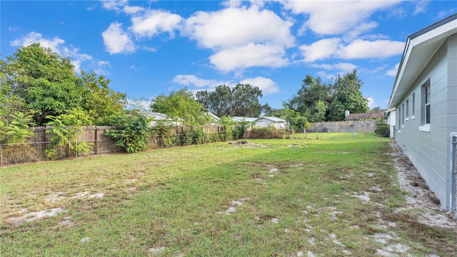 1116 CAREFREE COVE DR