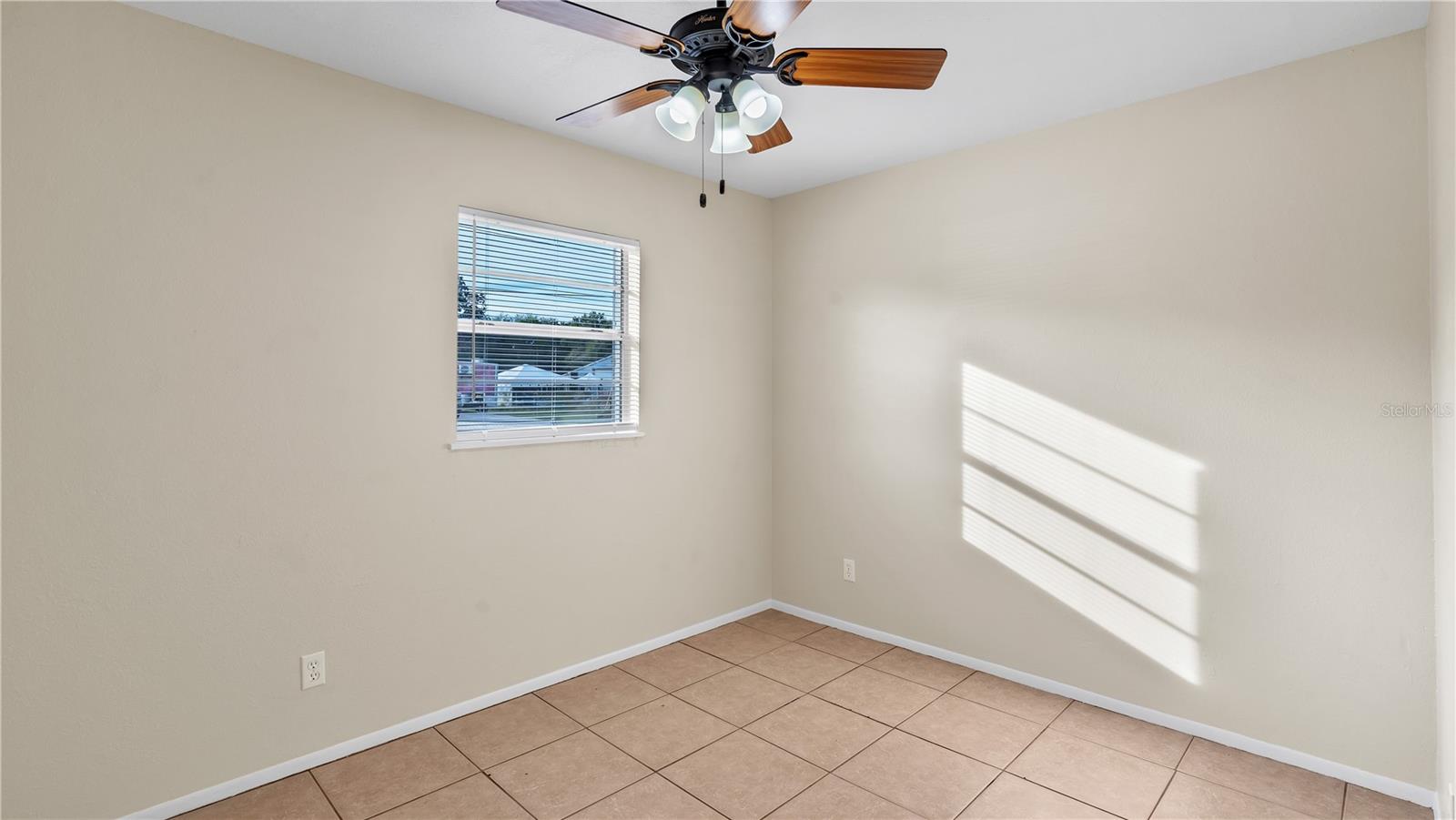 1116 CAREFREE COVE DR