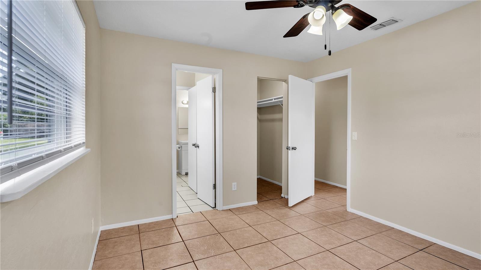 1116 CAREFREE COVE DR