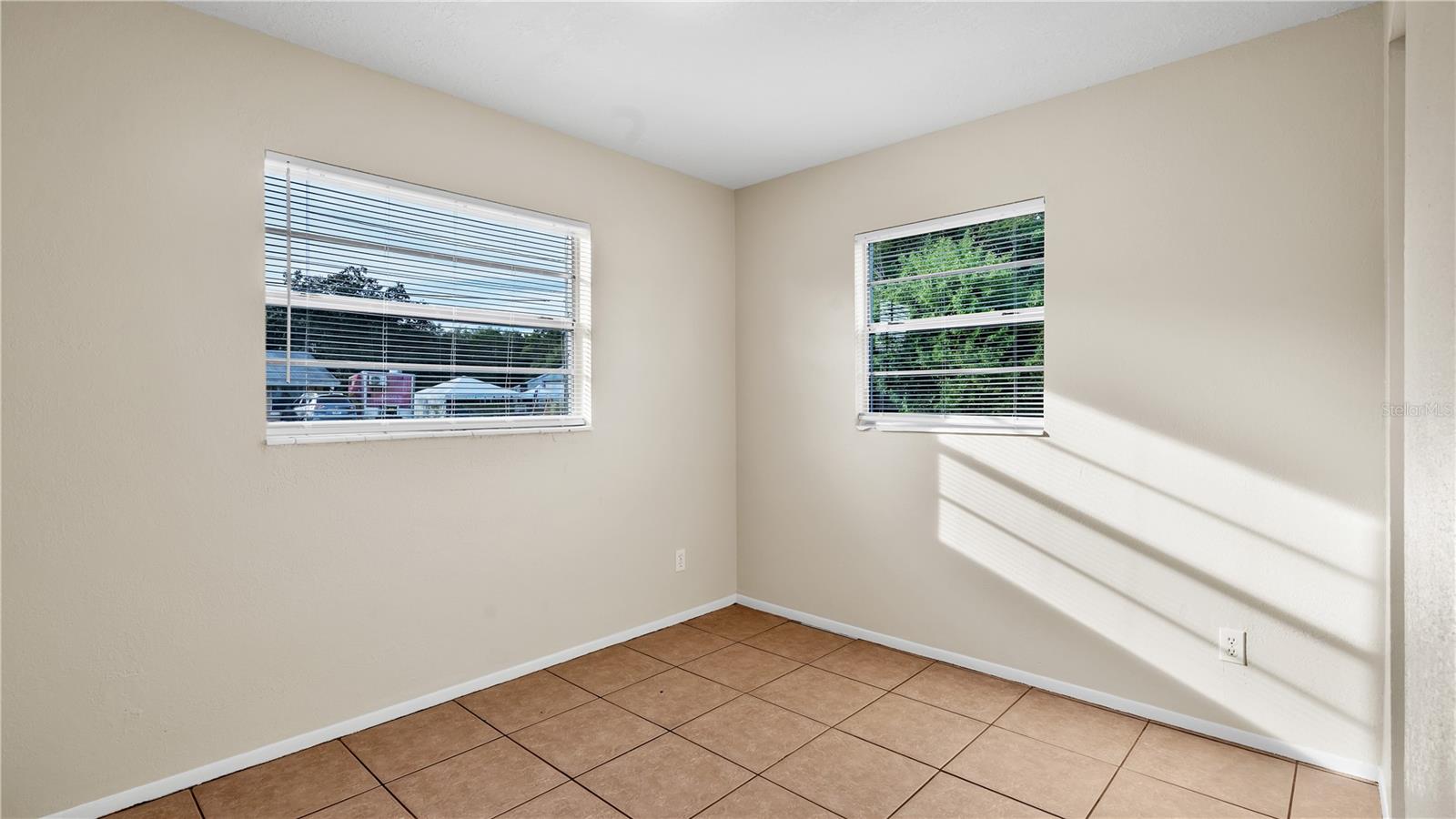 1116 CAREFREE COVE DR