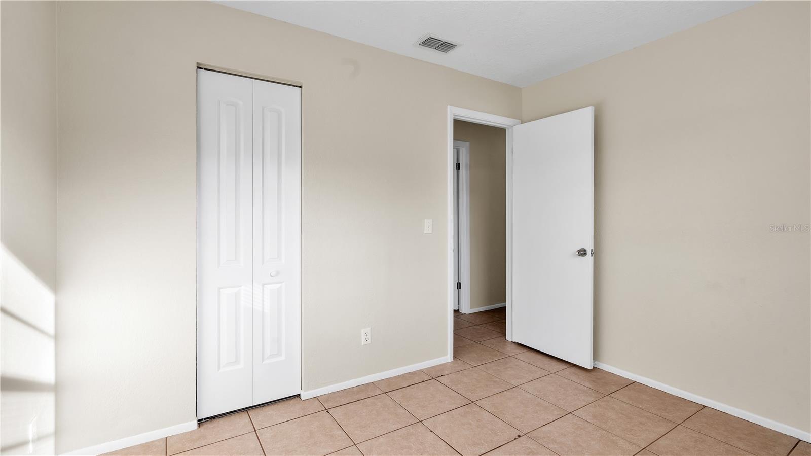 1116 CAREFREE COVE DR