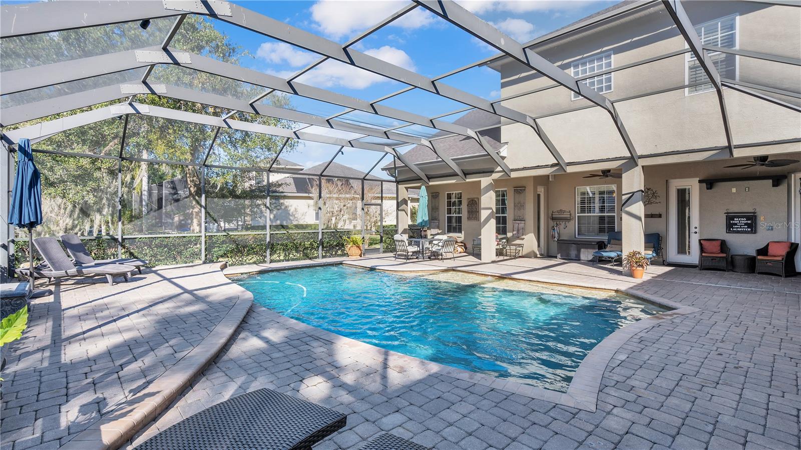 6714 CRESCENT WOODS CIR