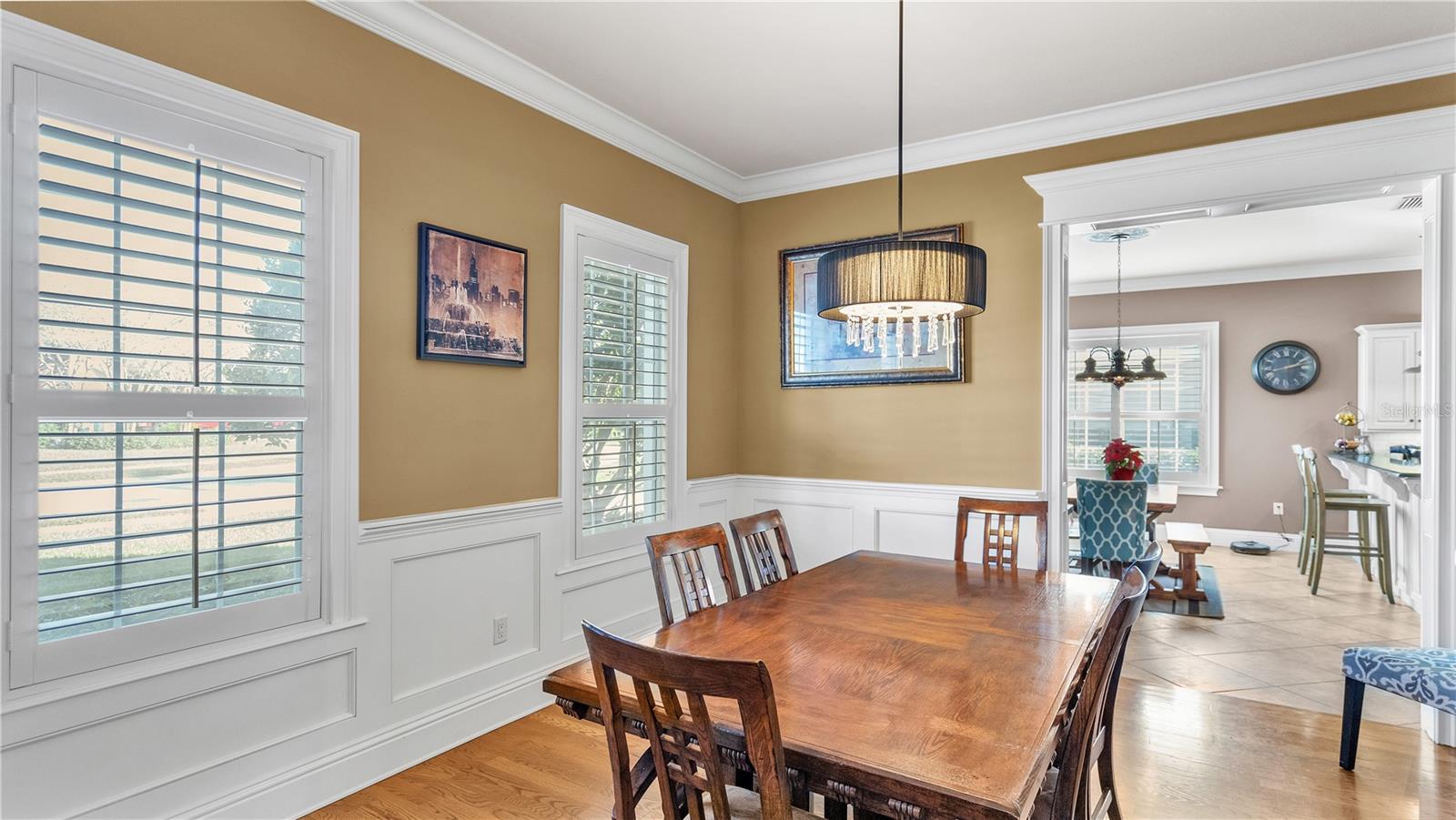 6714 CRESCENT WOODS CIR