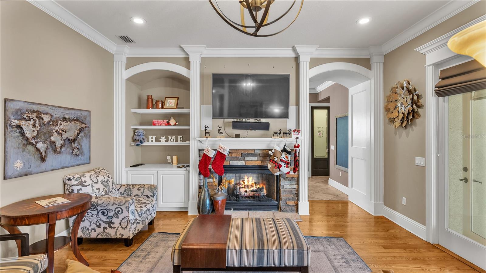 6714 CRESCENT WOODS CIR