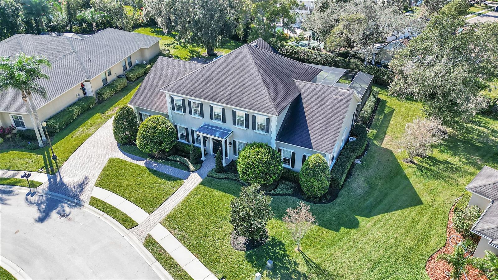 6714 CRESCENT WOODS CIR