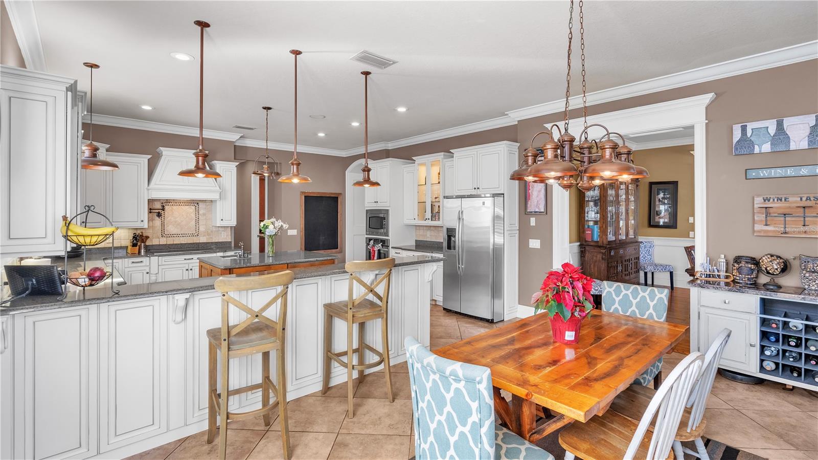 6714 CRESCENT WOODS CIR