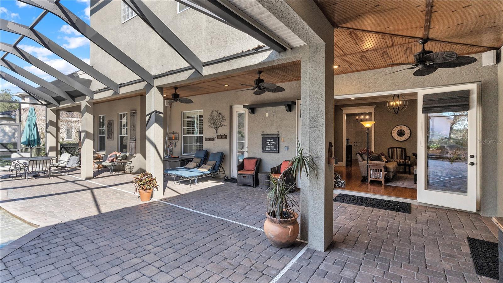 6714 CRESCENT WOODS CIR