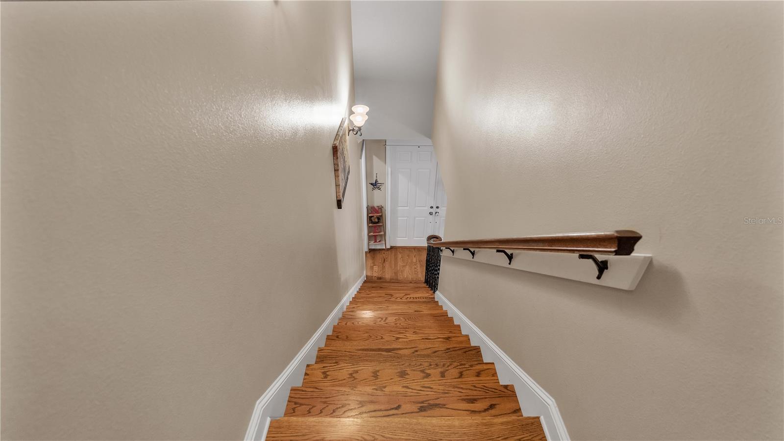 6714 CRESCENT WOODS CIR