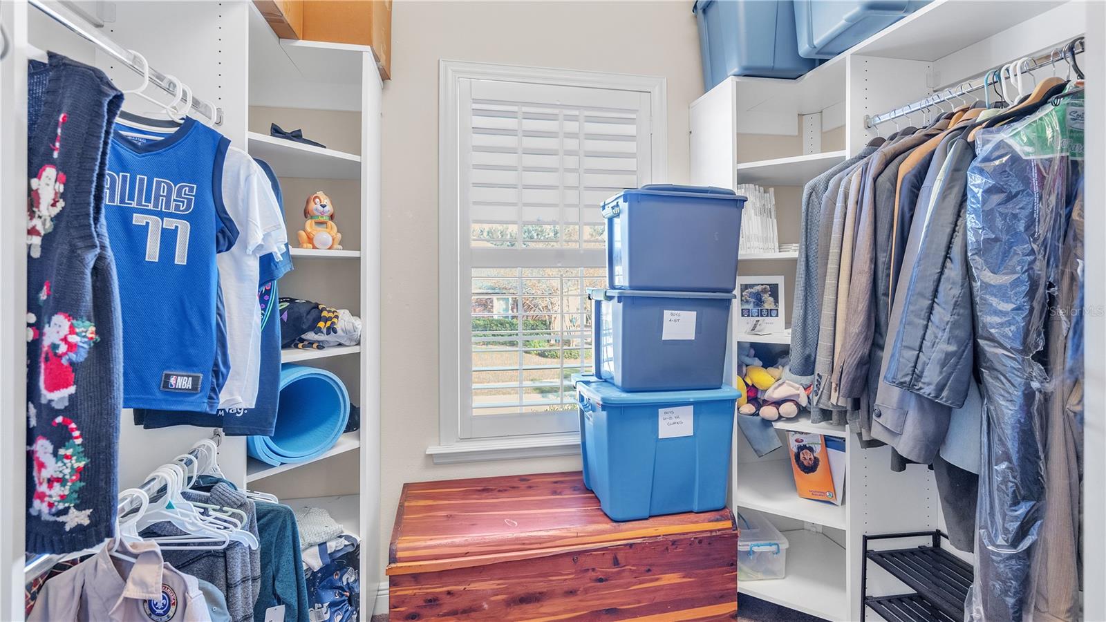 6714 CRESCENT WOODS CIR