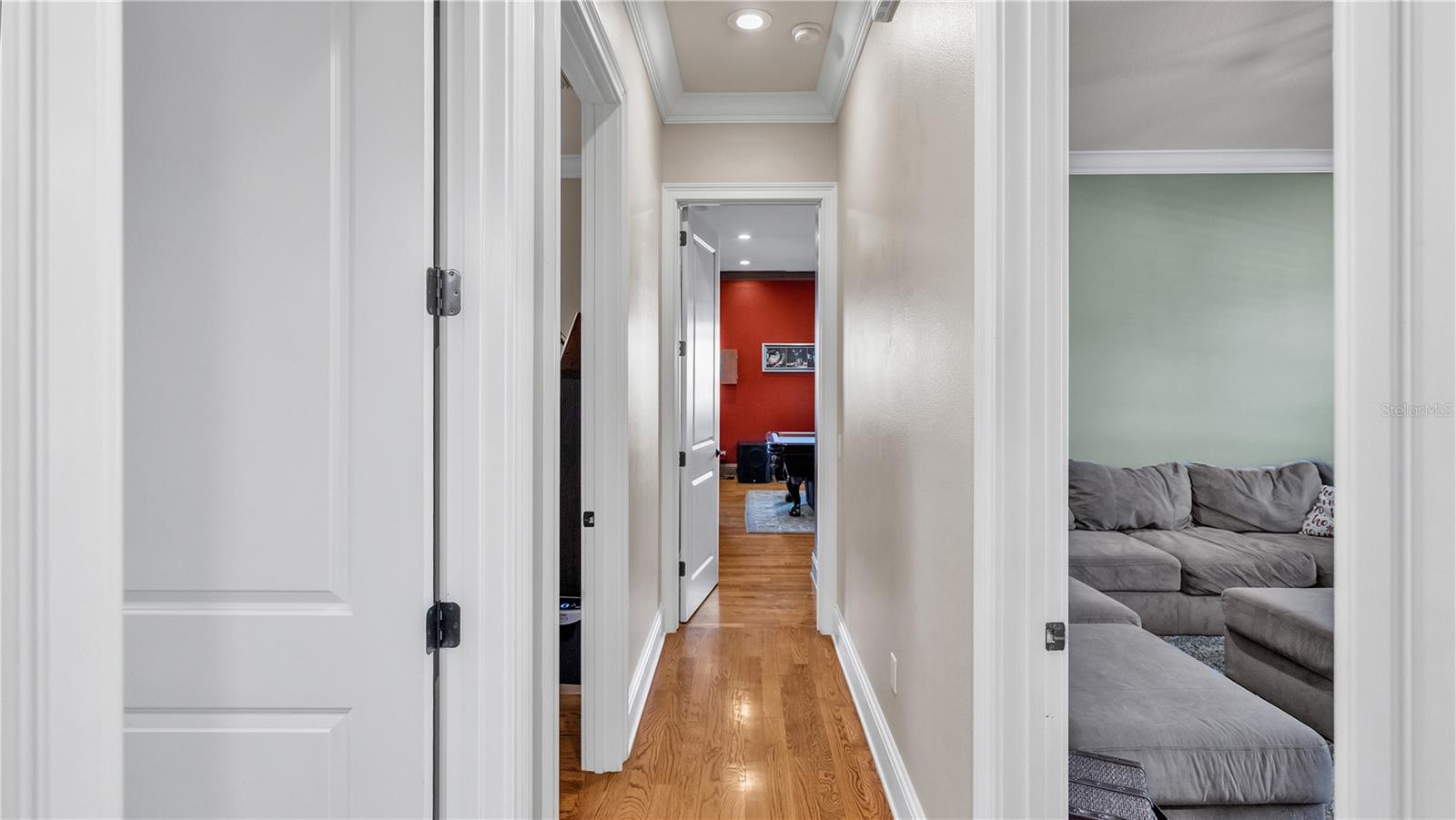 6714 CRESCENT WOODS CIR