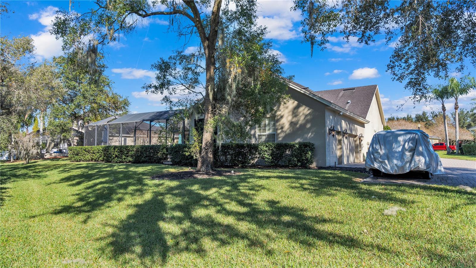 6714 CRESCENT WOODS CIR