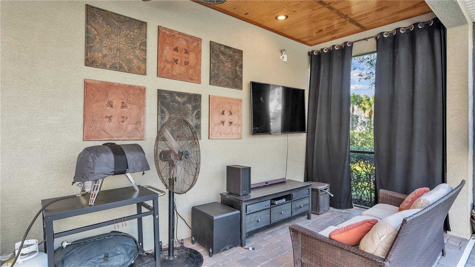 6714 CRESCENT WOODS CIR