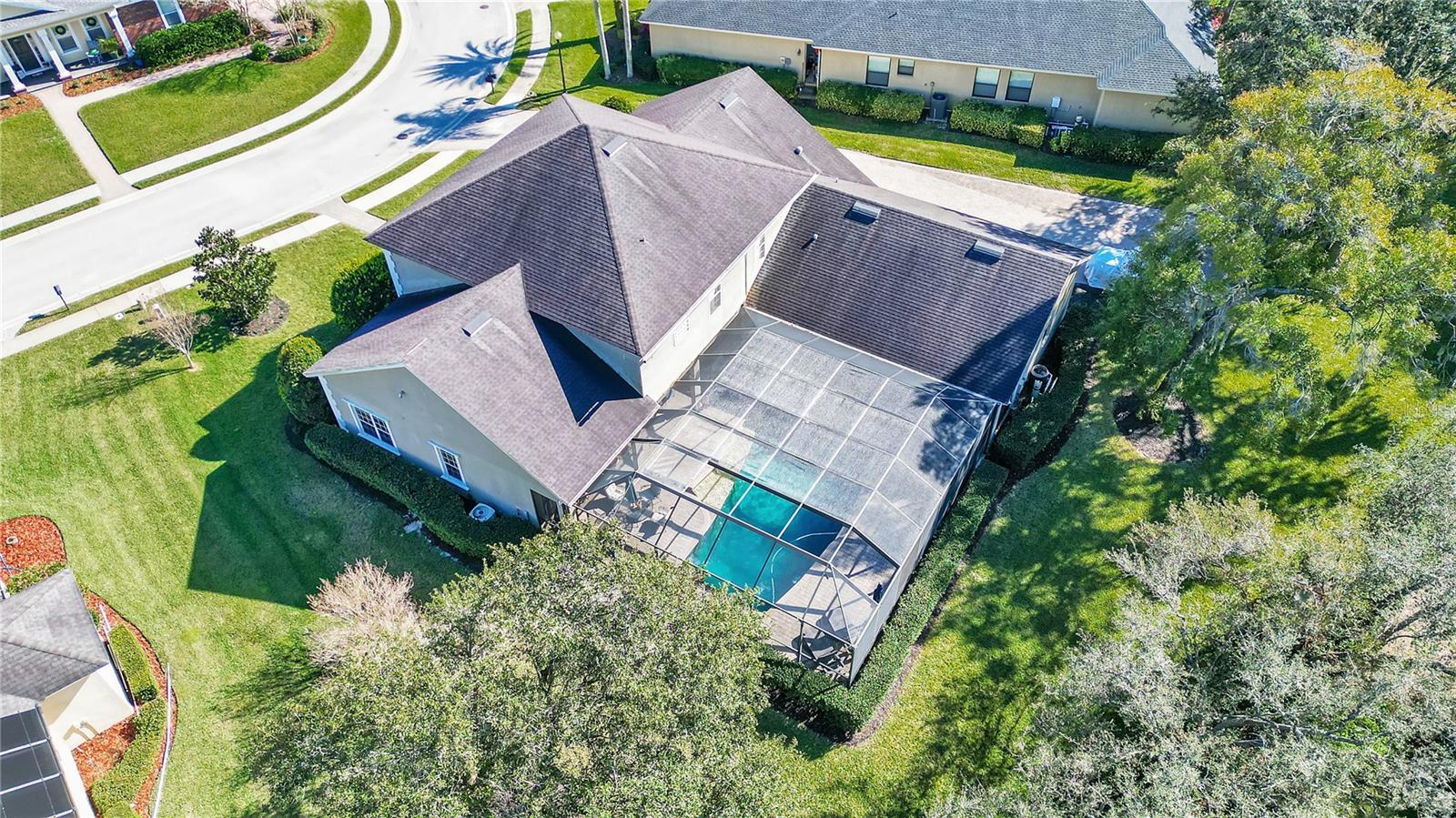 6714 CRESCENT WOODS CIR