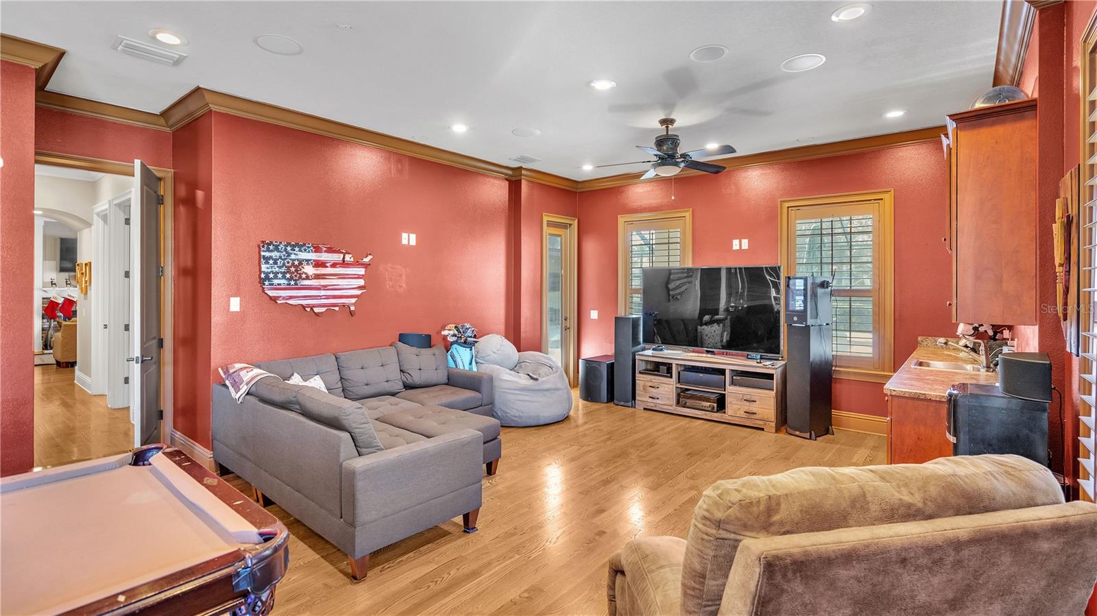 6714 CRESCENT WOODS CIR