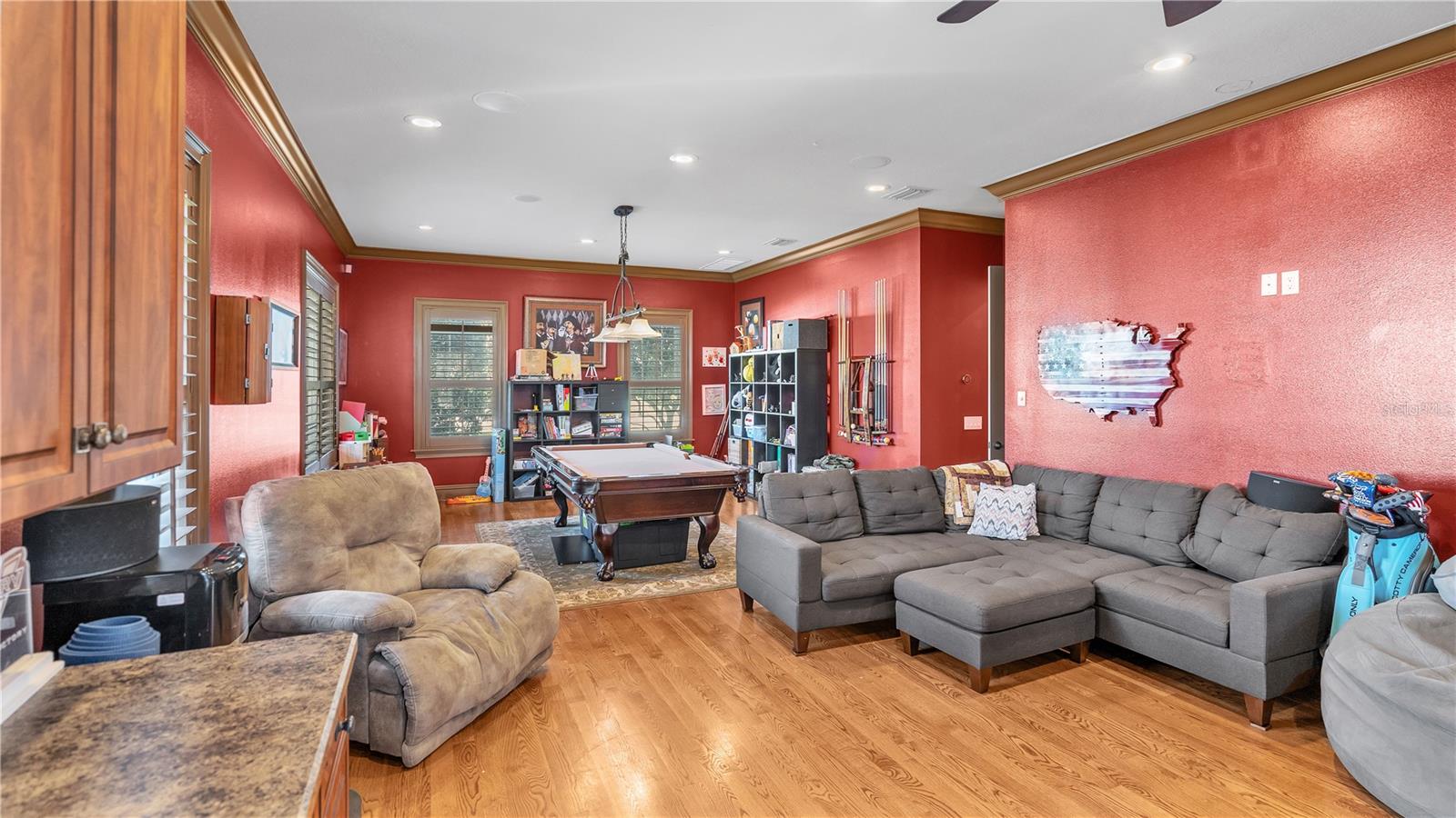 6714 CRESCENT WOODS CIR