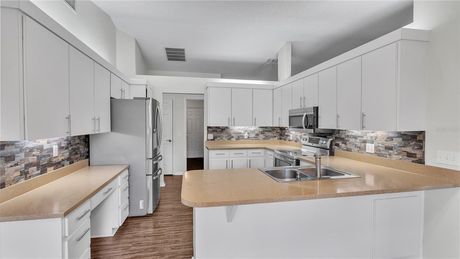 3116 CHERRY HILL CIR N