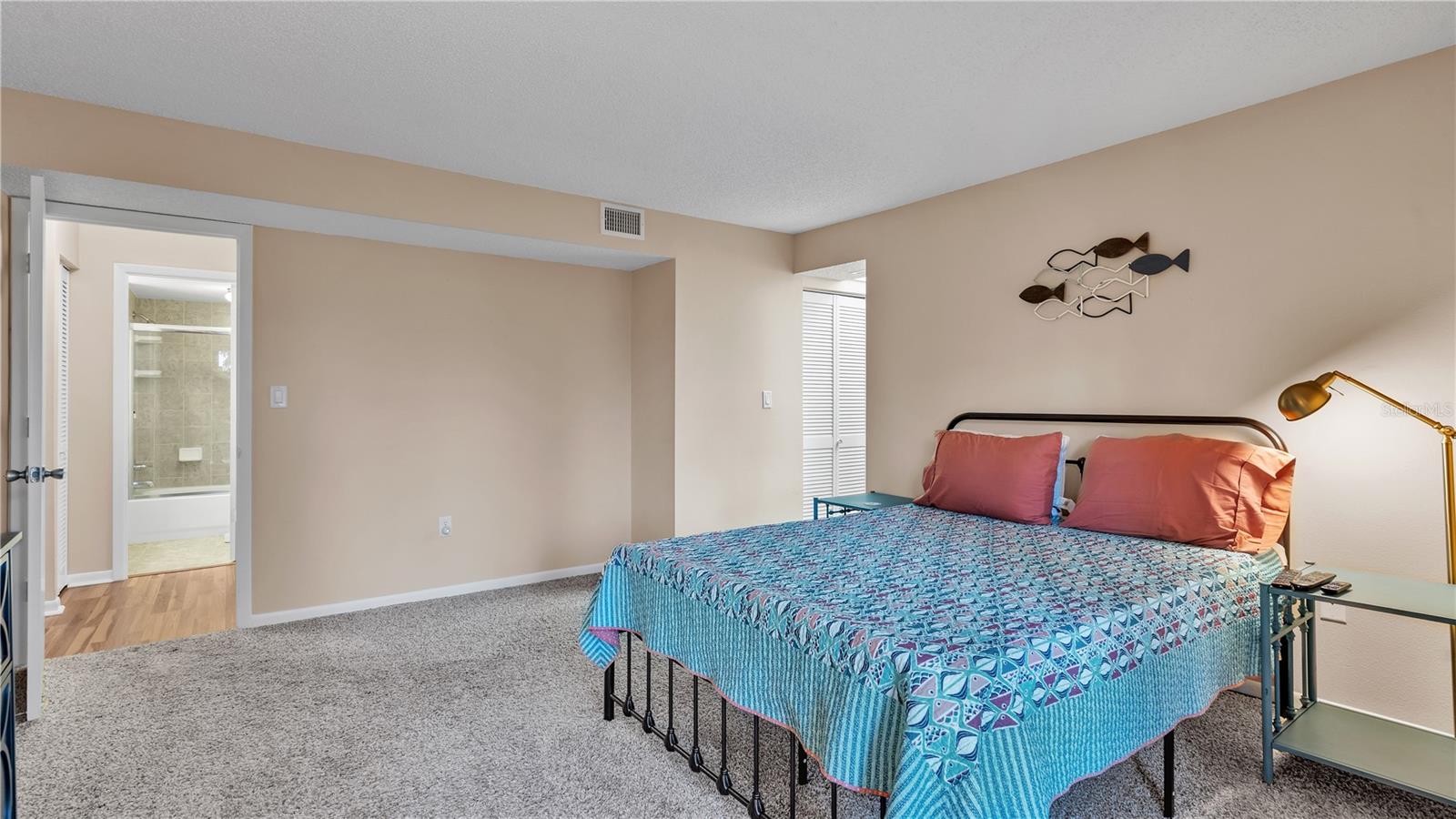 1130 N LAKE PARKER AVE #C323