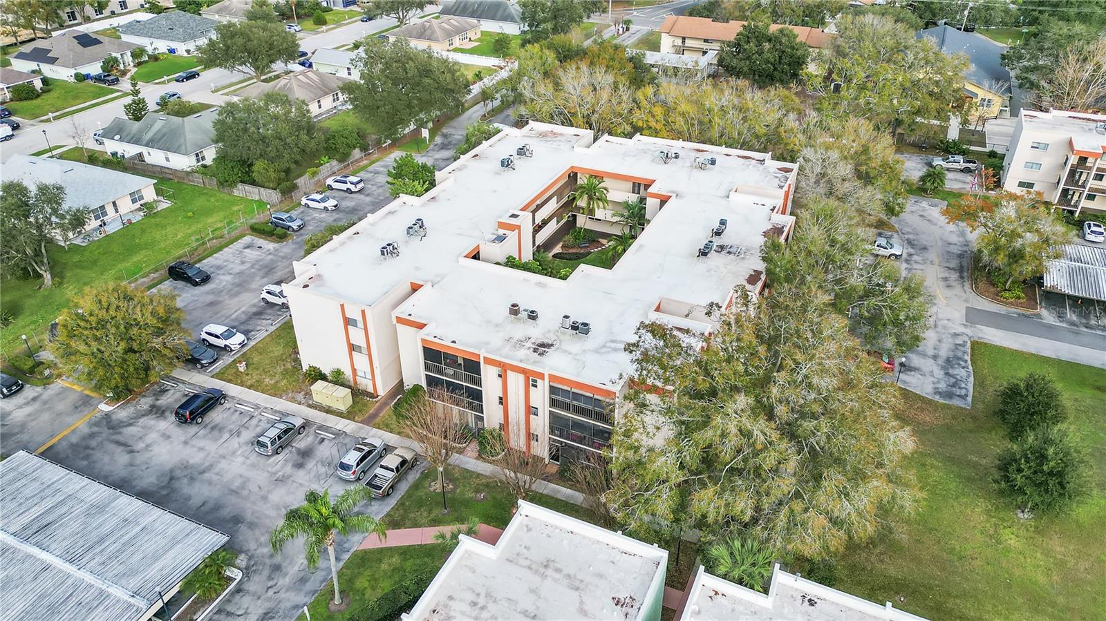 1130 N LAKE PARKER AVE #C323