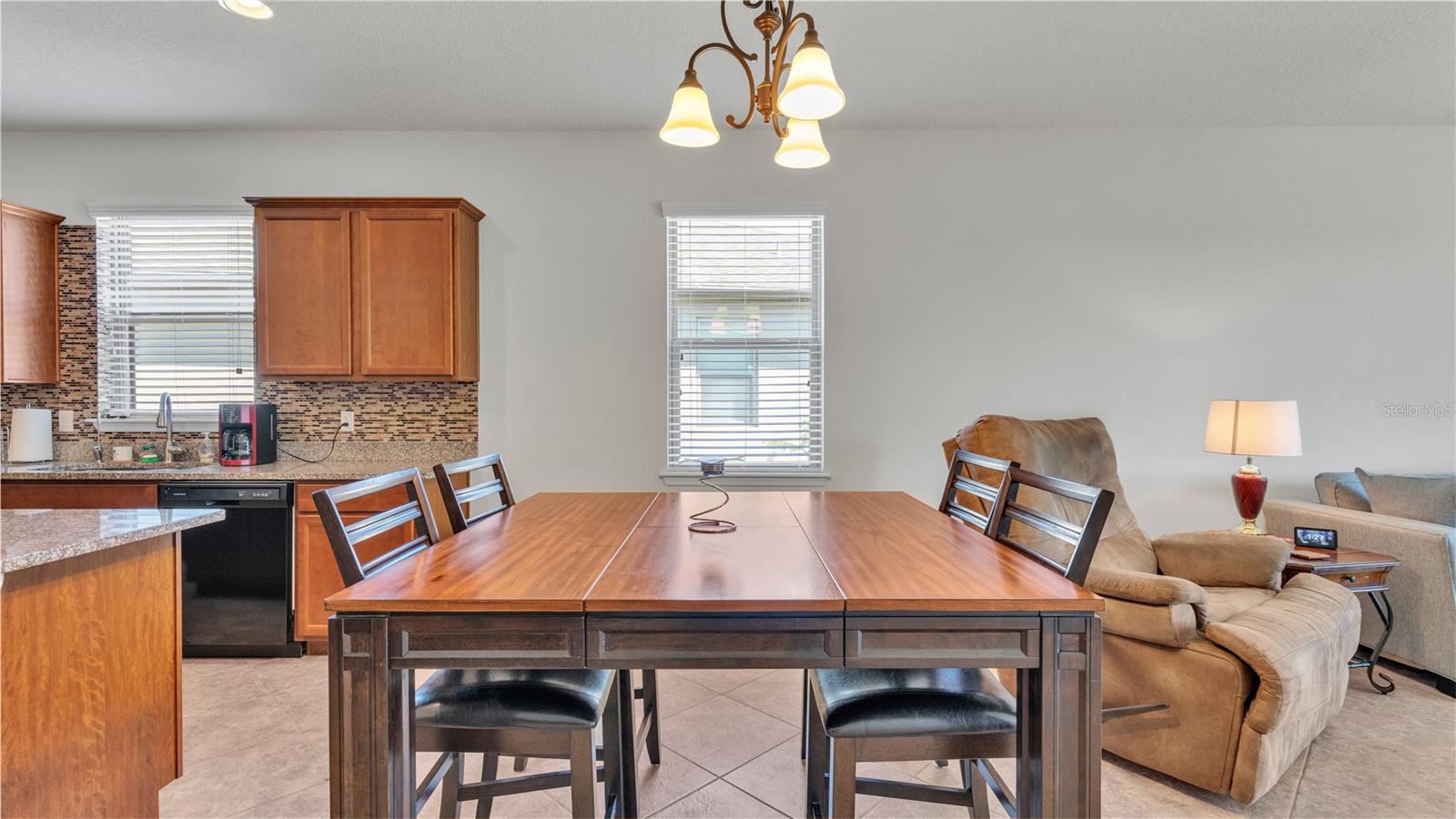 8786 HINSDALE HEIGHTS DR