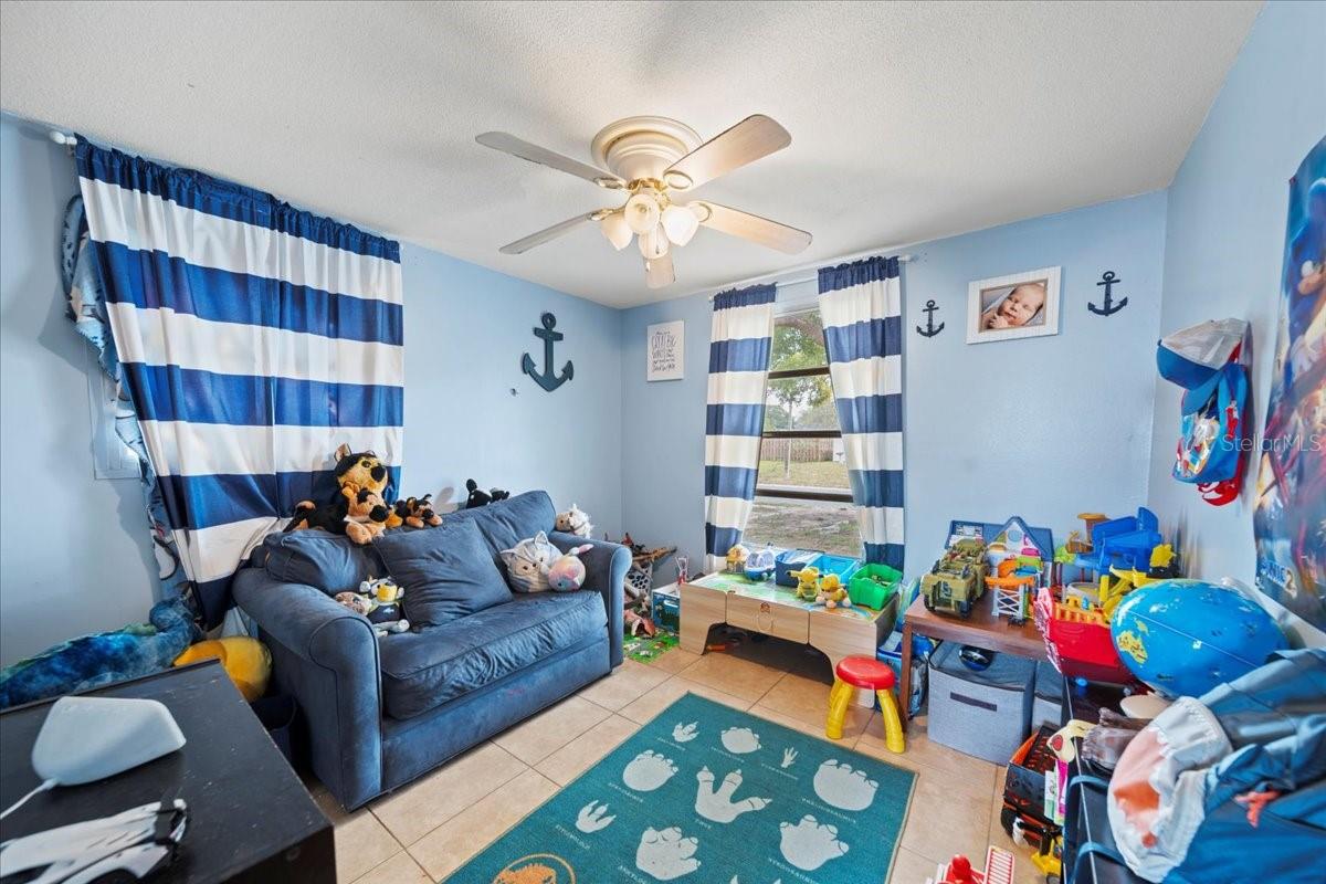 1627 SMITHFIELD CIR W