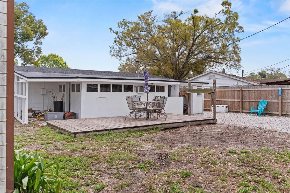 1627 SMITHFIELD CIR W