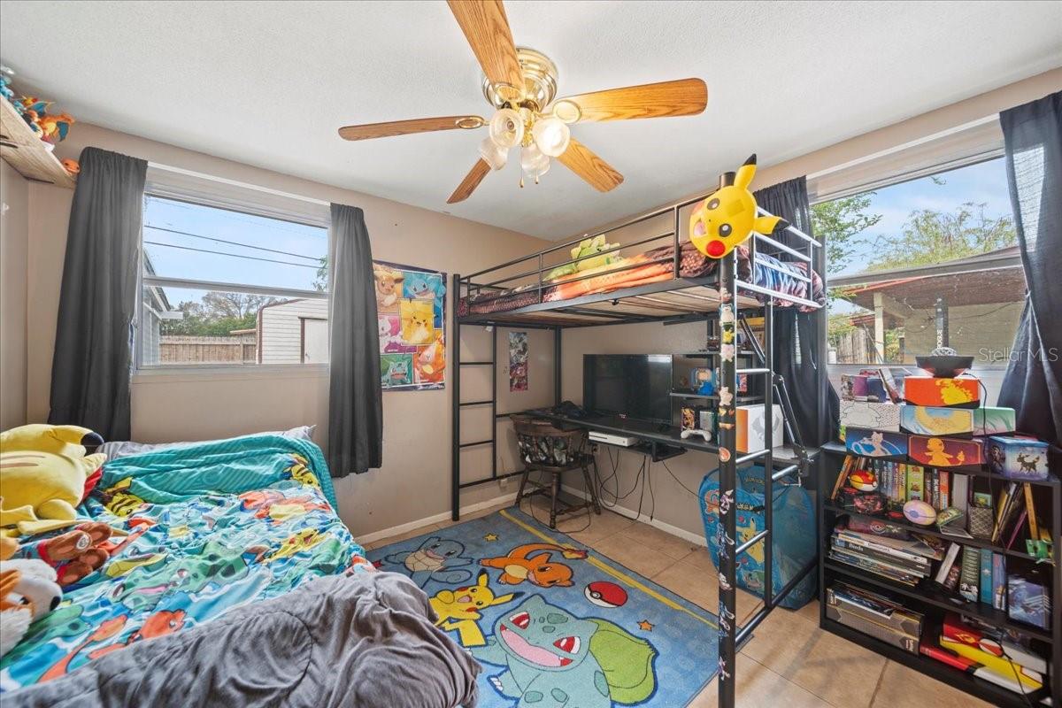 1627 SMITHFIELD CIR W