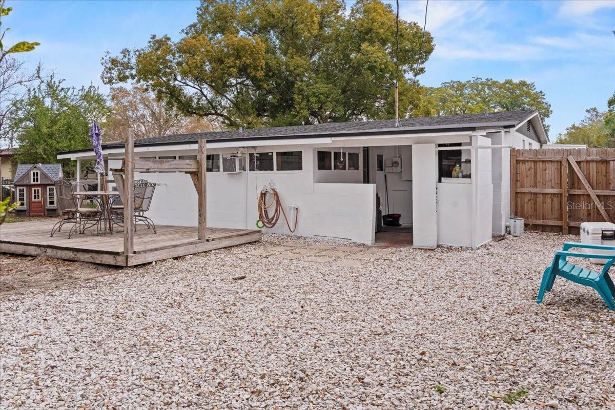 1627 SMITHFIELD CIR W