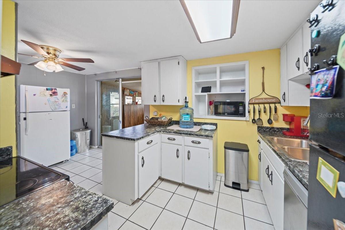 1627 SMITHFIELD CIR W