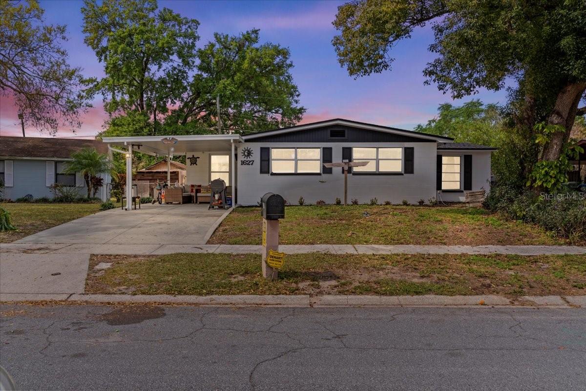 1627 SMITHFIELD CIR W