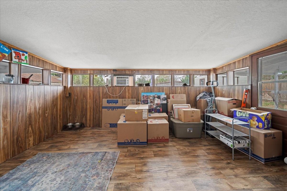 1627 SMITHFIELD CIR W