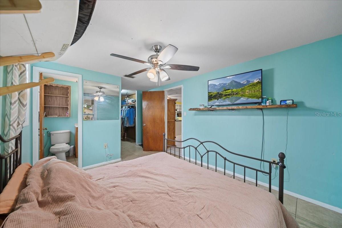 1627 SMITHFIELD CIR W