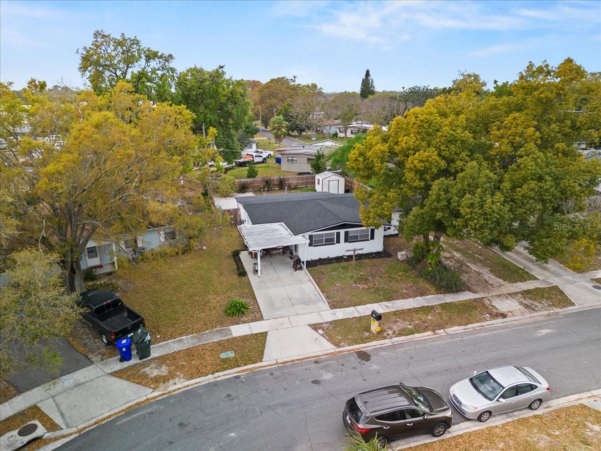 1627 SMITHFIELD CIR W