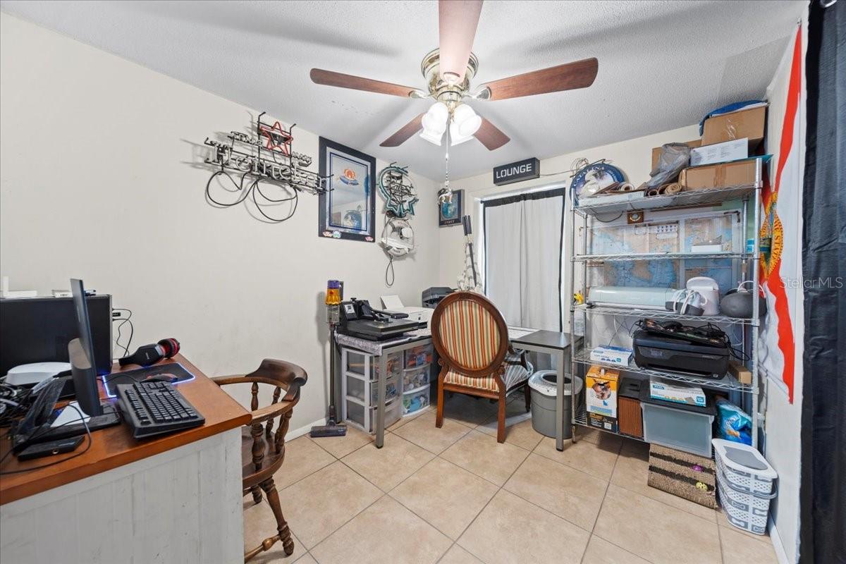 1627 SMITHFIELD CIR W