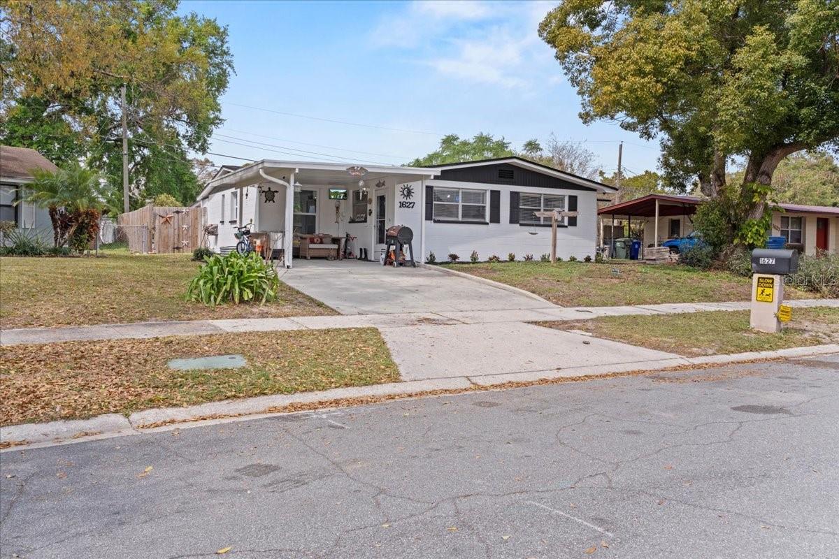 1627 SMITHFIELD CIR W