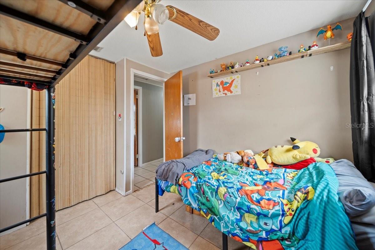 1627 SMITHFIELD CIR W