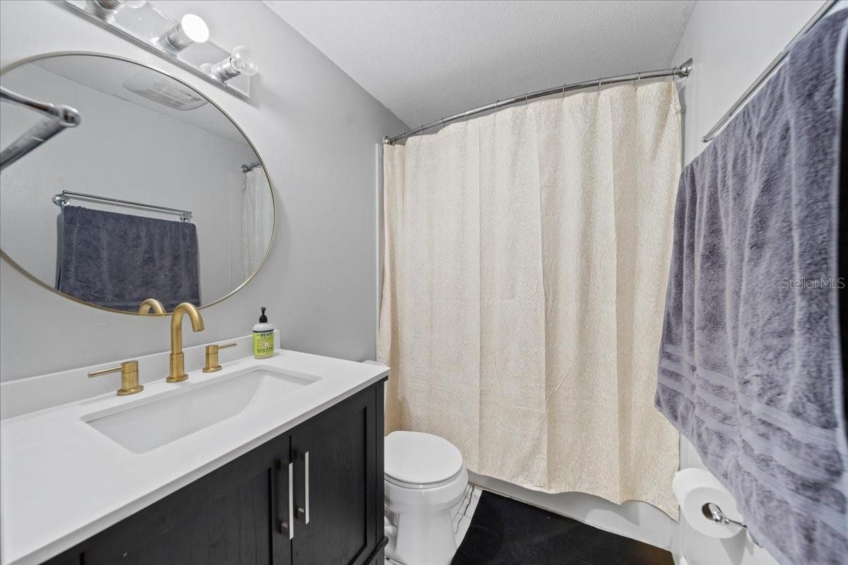 1627 SMITHFIELD CIR W