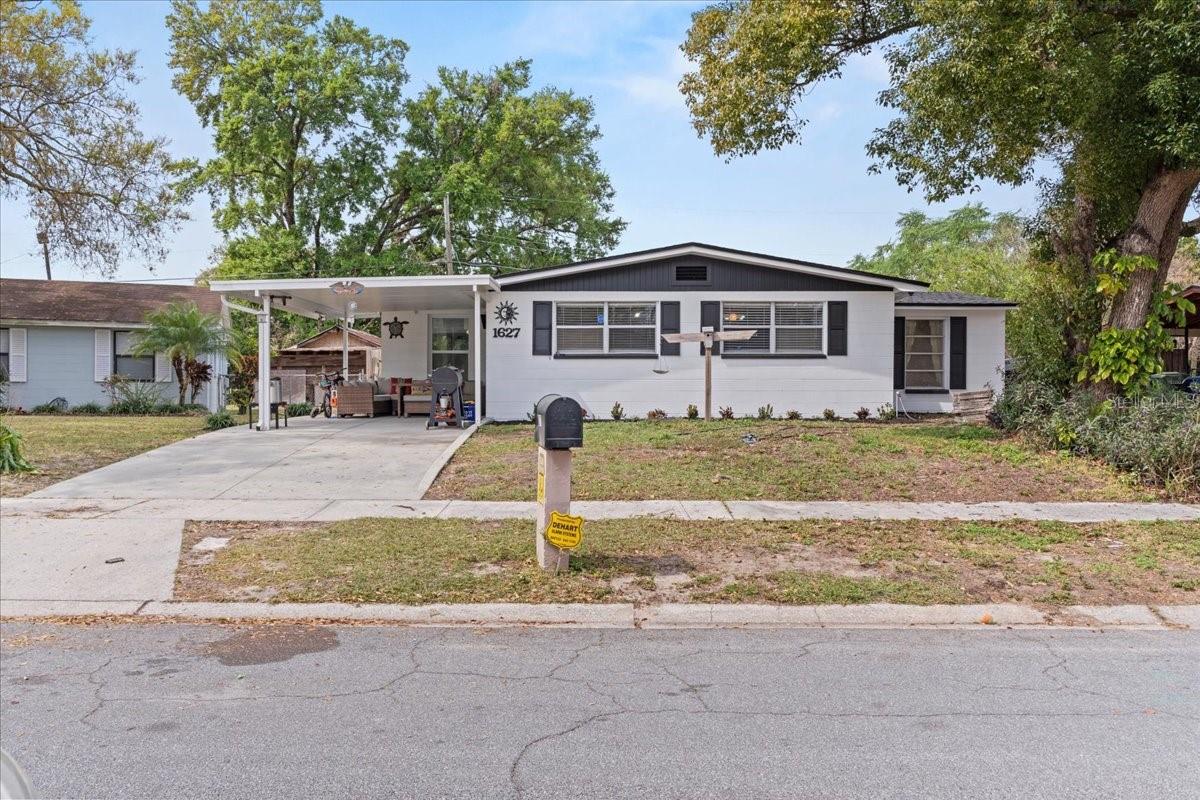 1627 SMITHFIELD CIR W