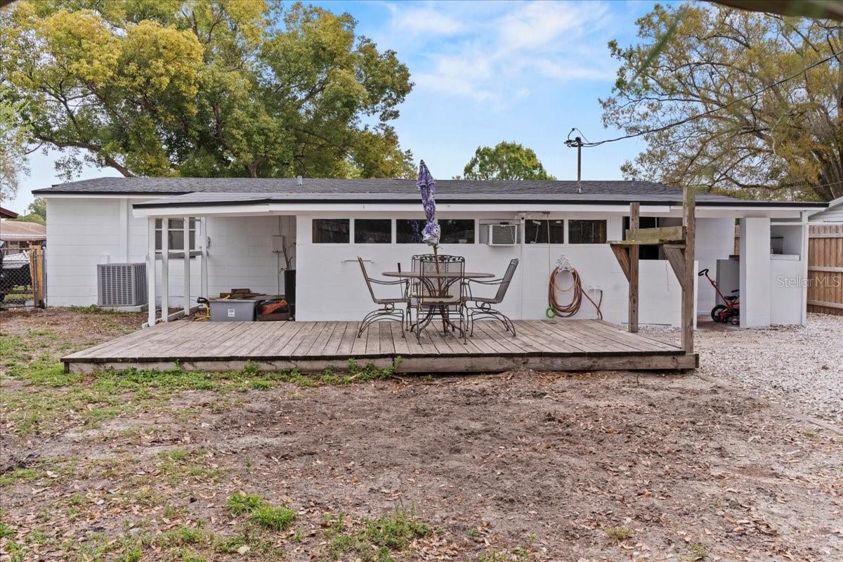 1627 SMITHFIELD CIR W