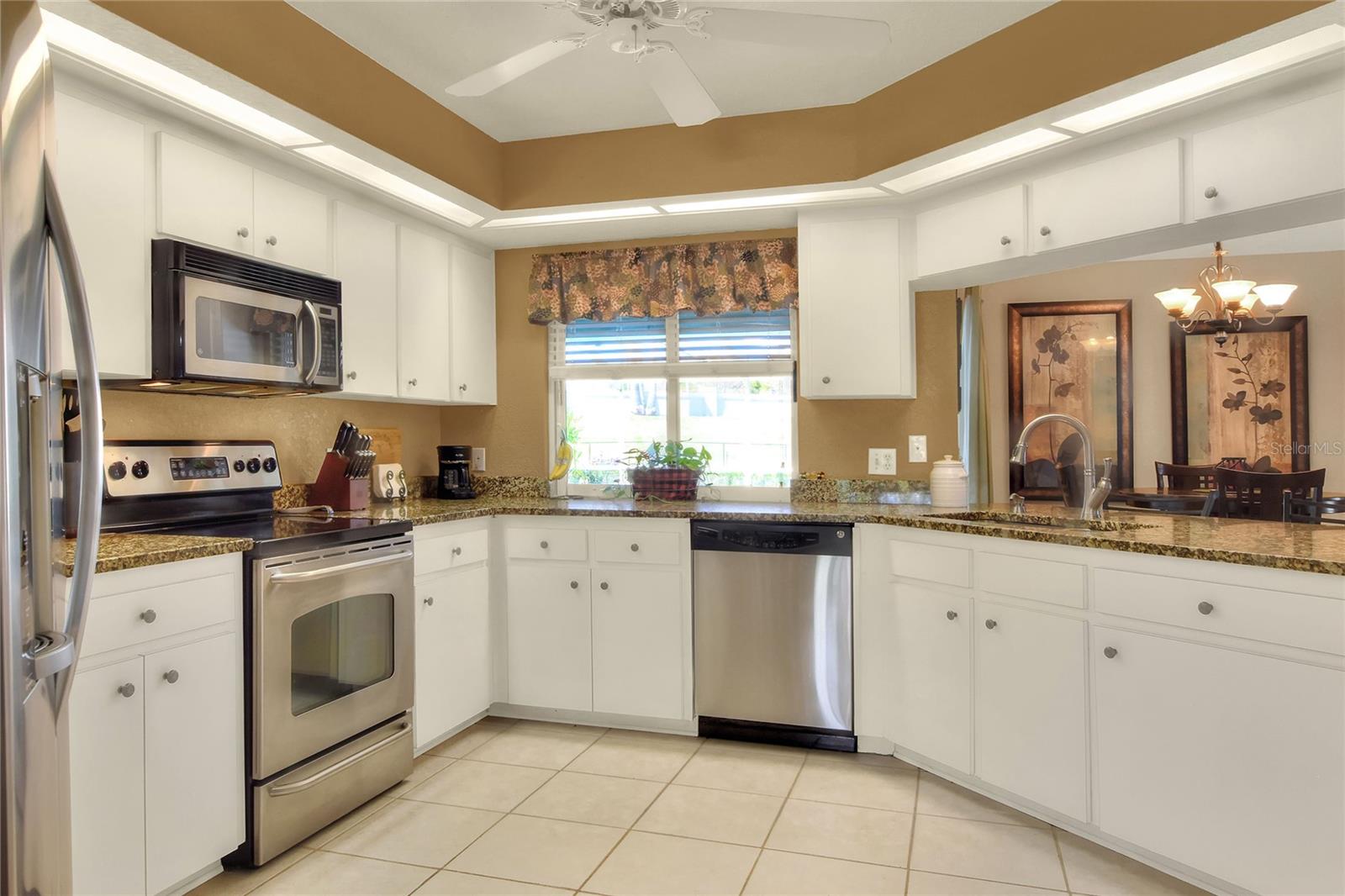 5411 HIGHLANDS VUE LN