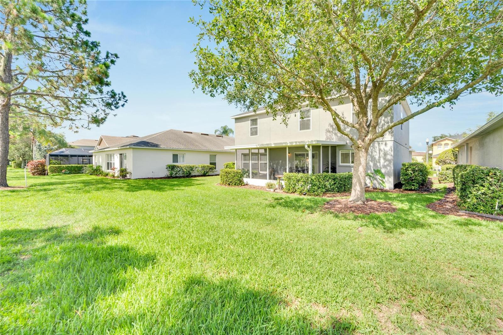 6888 LAKE EAGLEBROOKE DR