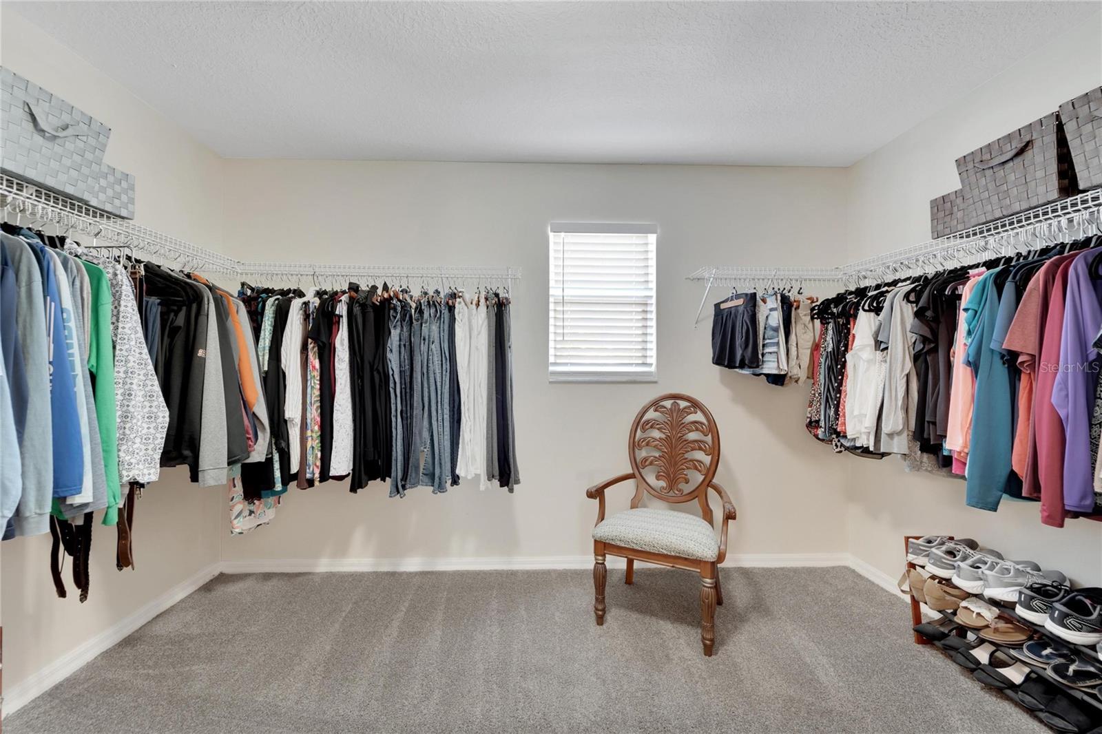 6888 LAKE EAGLEBROOKE DR